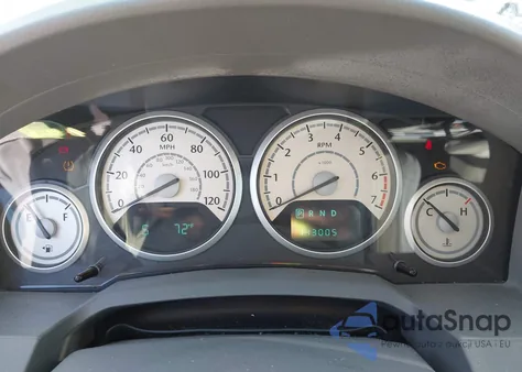 2010 Chrysler Town & Country Touring из США, поврежденный, VIN 2A4RR5D11AR151007